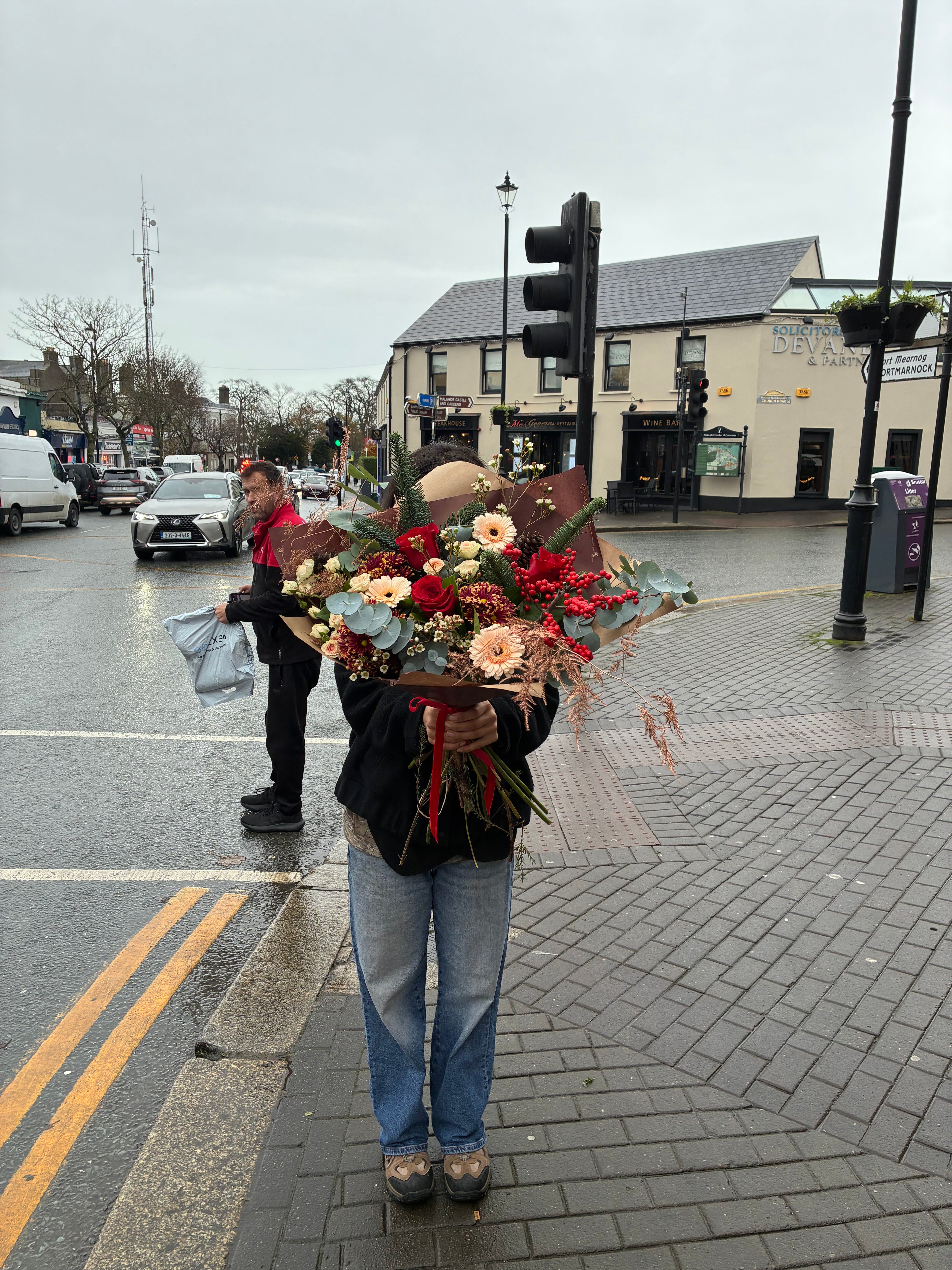 Classic Christmas Hand-Tied